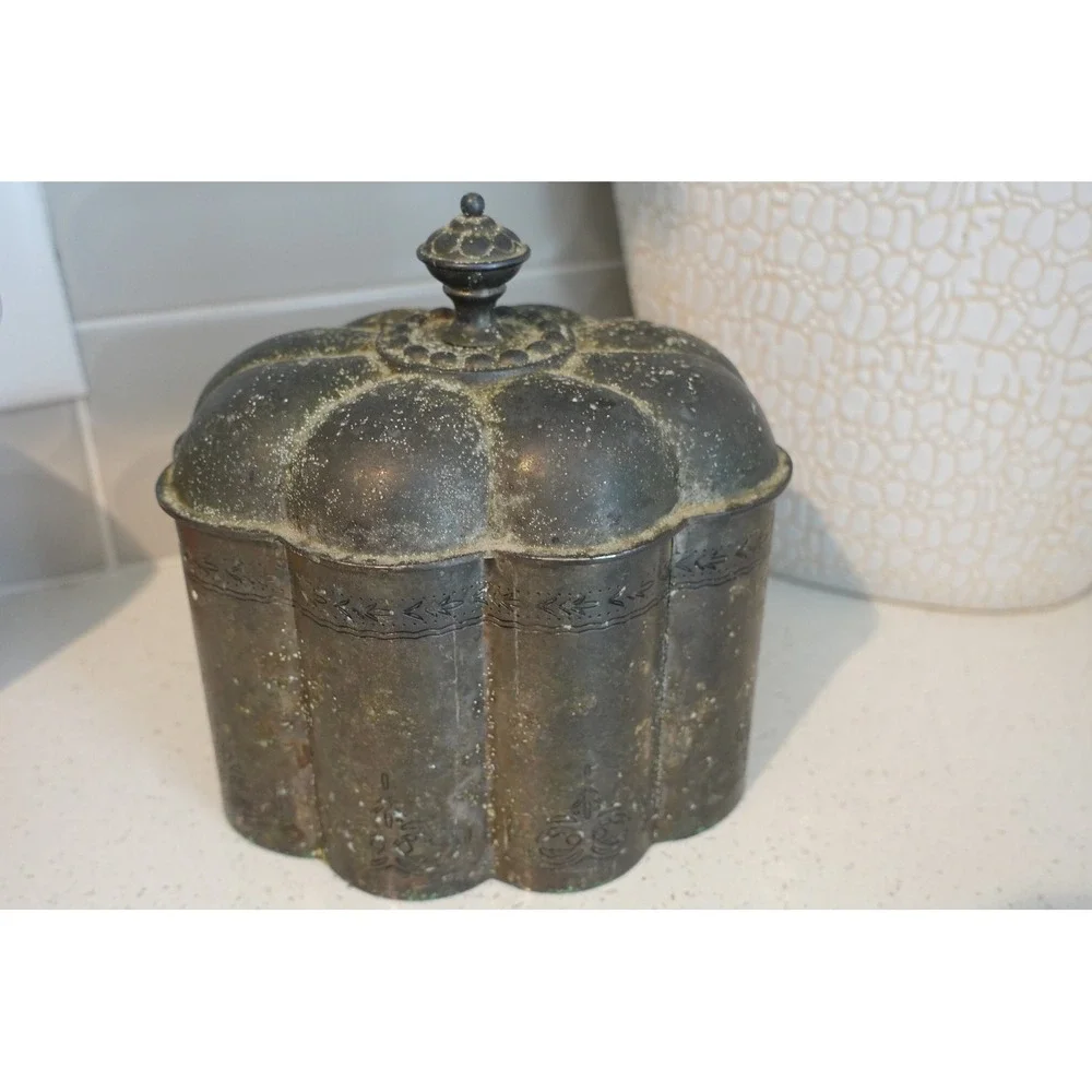 The Unbranded Brand rare vintage